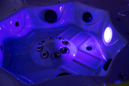 Гидромассажный спа бассейн NordicSpa Khild (Хильд)